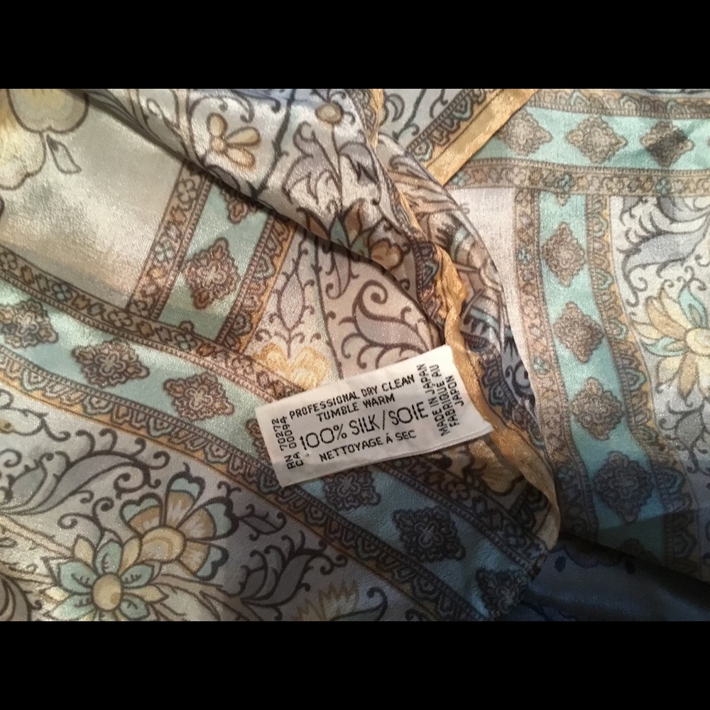 Scarf - Picture 3 of 3